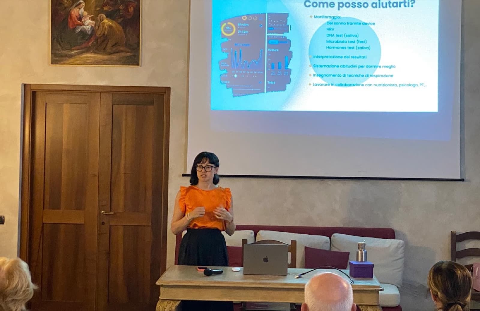 Eva presenting to a group